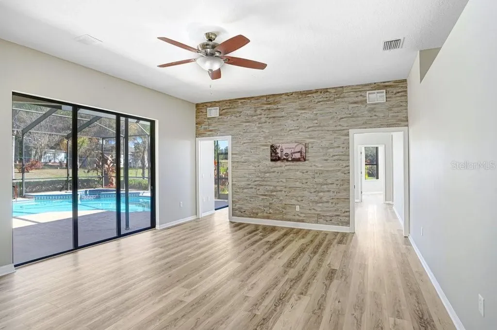 14308 Willow Run Dade City FL 33523