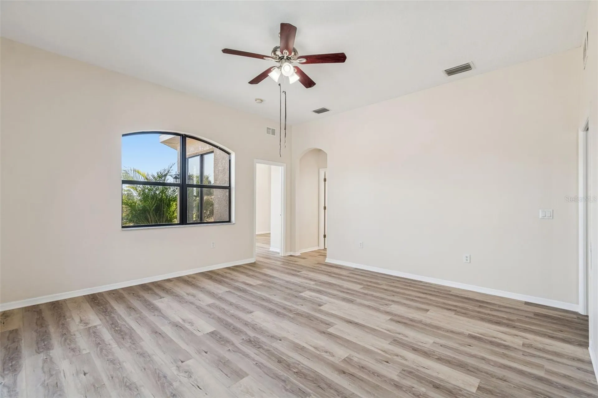 14308 Willow Run Dade City FL 33523