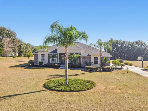 14308 Willow Run Dade City FL 33523