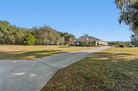 14308 Willow Run Dade City FL 33523