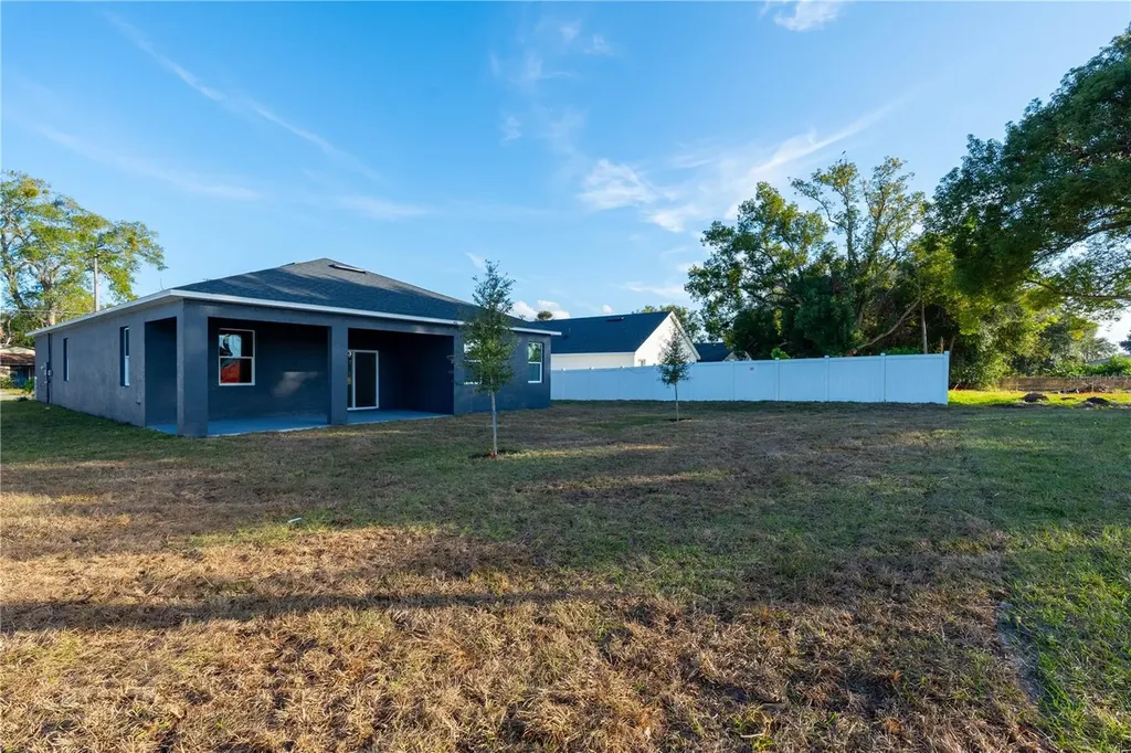 911 N New Hampshire Avenue Tavares FL 32778