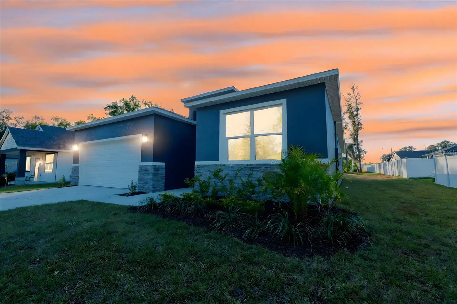 911 N New Hampshire Avenue Tavares FL 32778