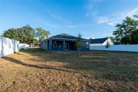 911 N New Hampshire Avenue Tavares FL 32778