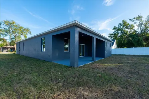 911 N New Hampshire Avenue Tavares FL 32778