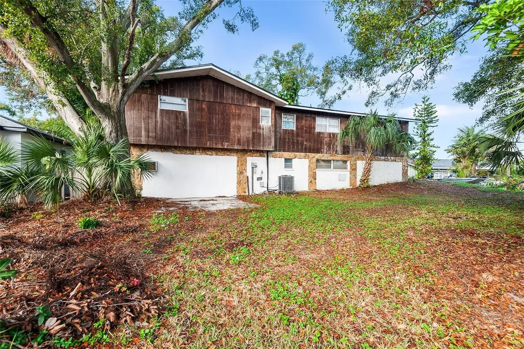5296 66th Way N St Petersburg FL 33709