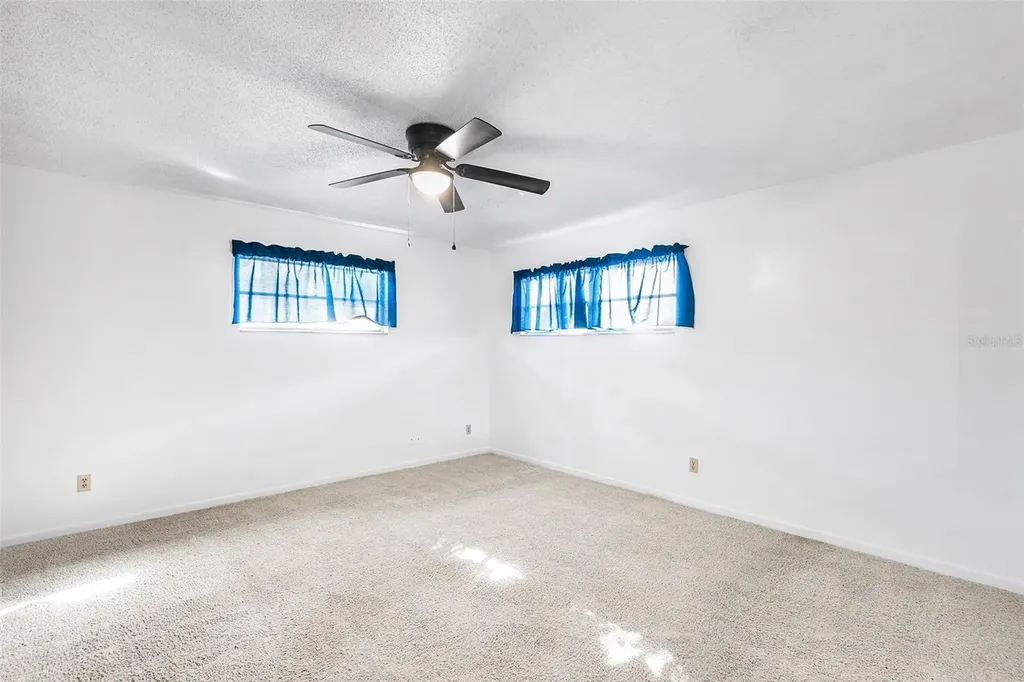 5296 66th Way N St Petersburg FL 33709