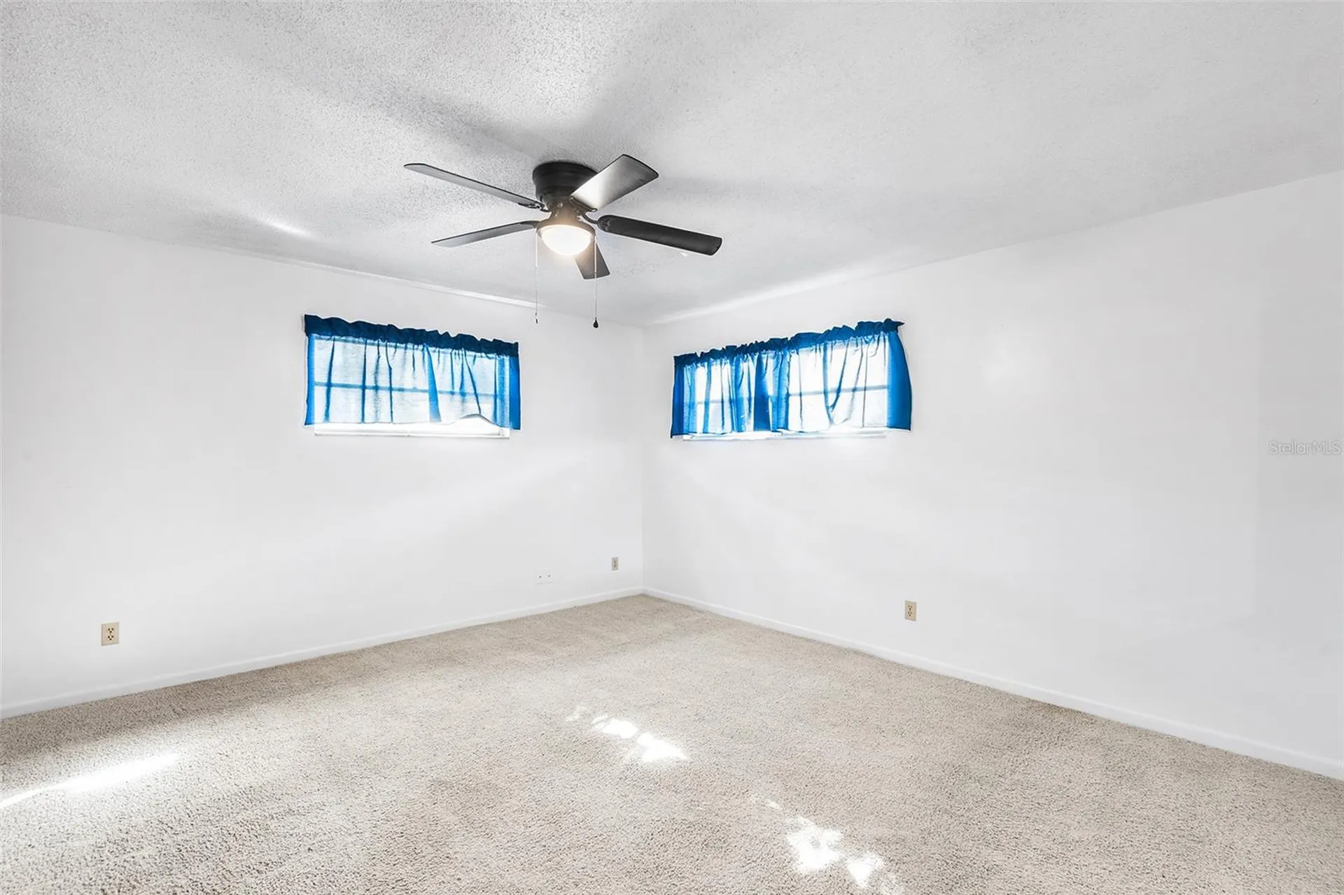 5296 66th Way N St Petersburg FL 33709