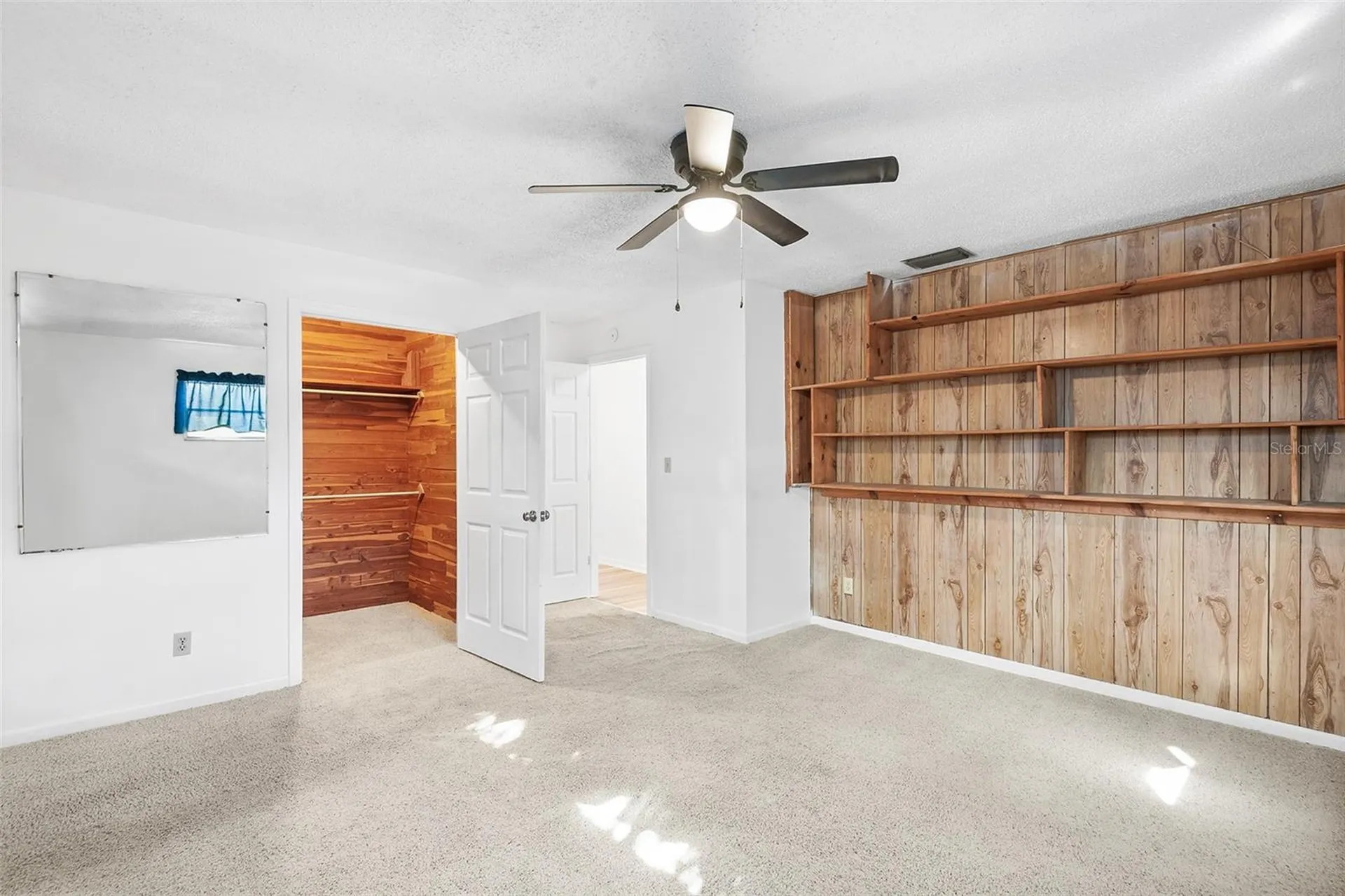 5296 66th Way N St Petersburg FL 33709