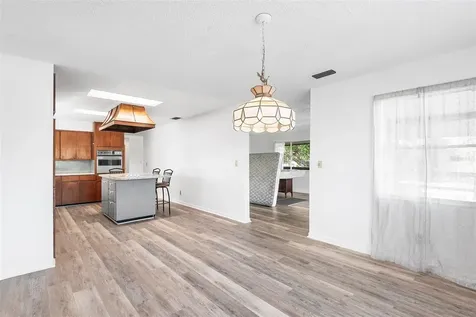 5296 66th Way N St Petersburg FL 33709