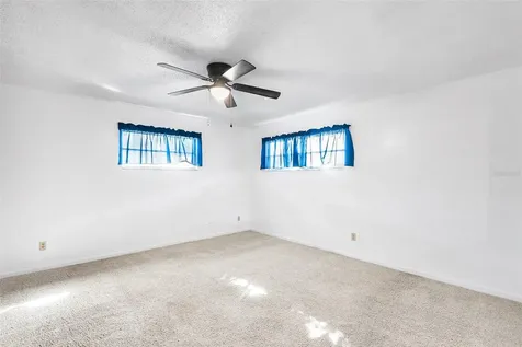 5296 66th Way N St Petersburg FL 33709