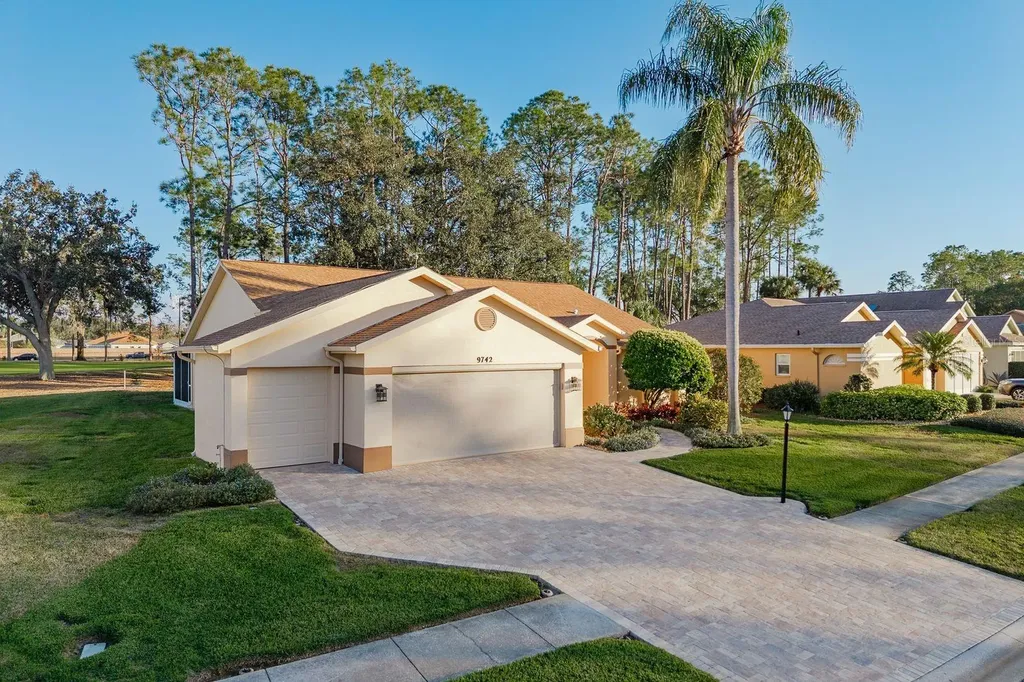 9742 Oakwood Hills Court New Port Richey FL 34655
