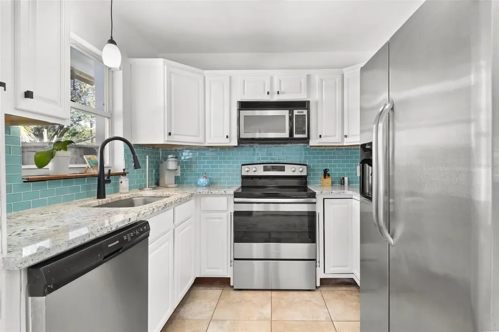 747 39th Avenue NE St Petersburg FL 33703