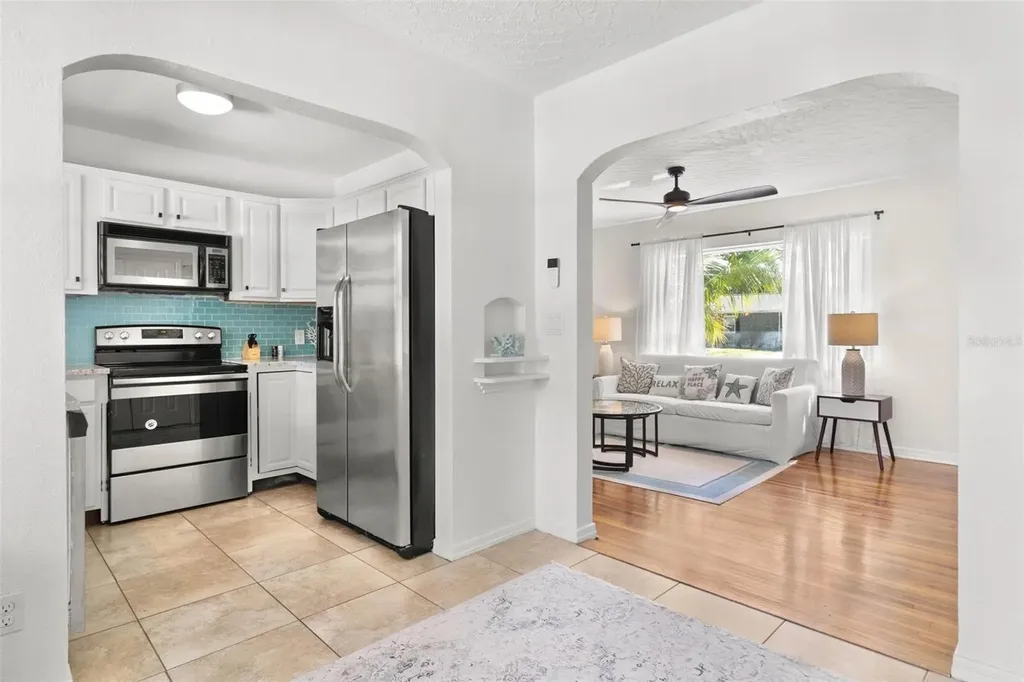 747 39th Avenue NE St Petersburg FL 33703