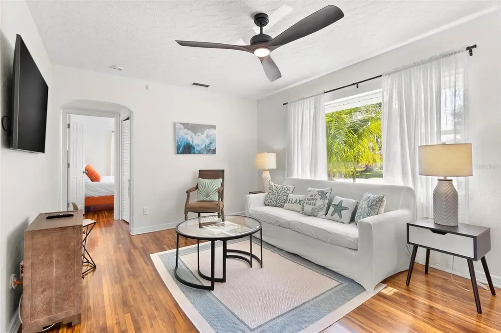 747 39th Avenue NE St Petersburg FL 33703