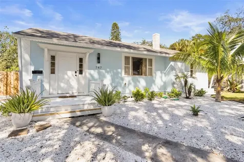 747 39th Avenue NE St Petersburg FL 33703