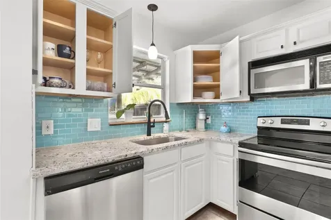 747 39th Avenue NE St Petersburg FL 33703