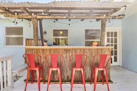 747 39th Avenue NE St Petersburg FL 33703