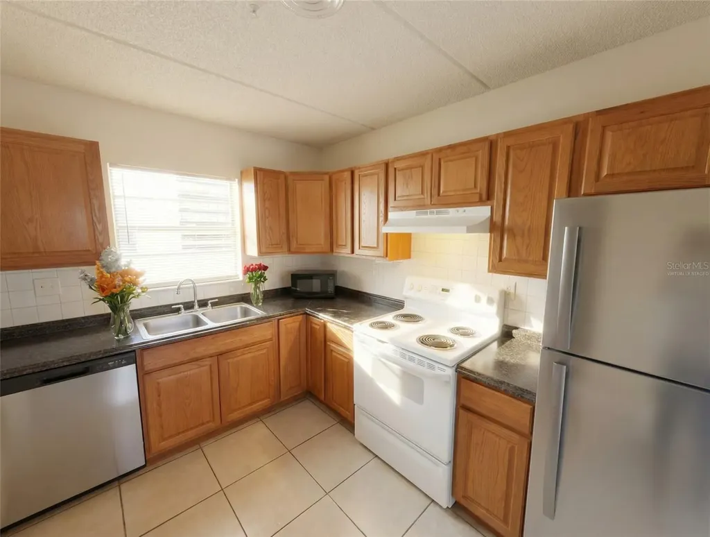 2856 Somerset Park Drive Tampa FL 33613