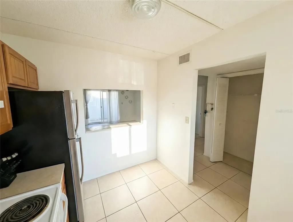 2856 Somerset Park Drive Tampa FL 33613