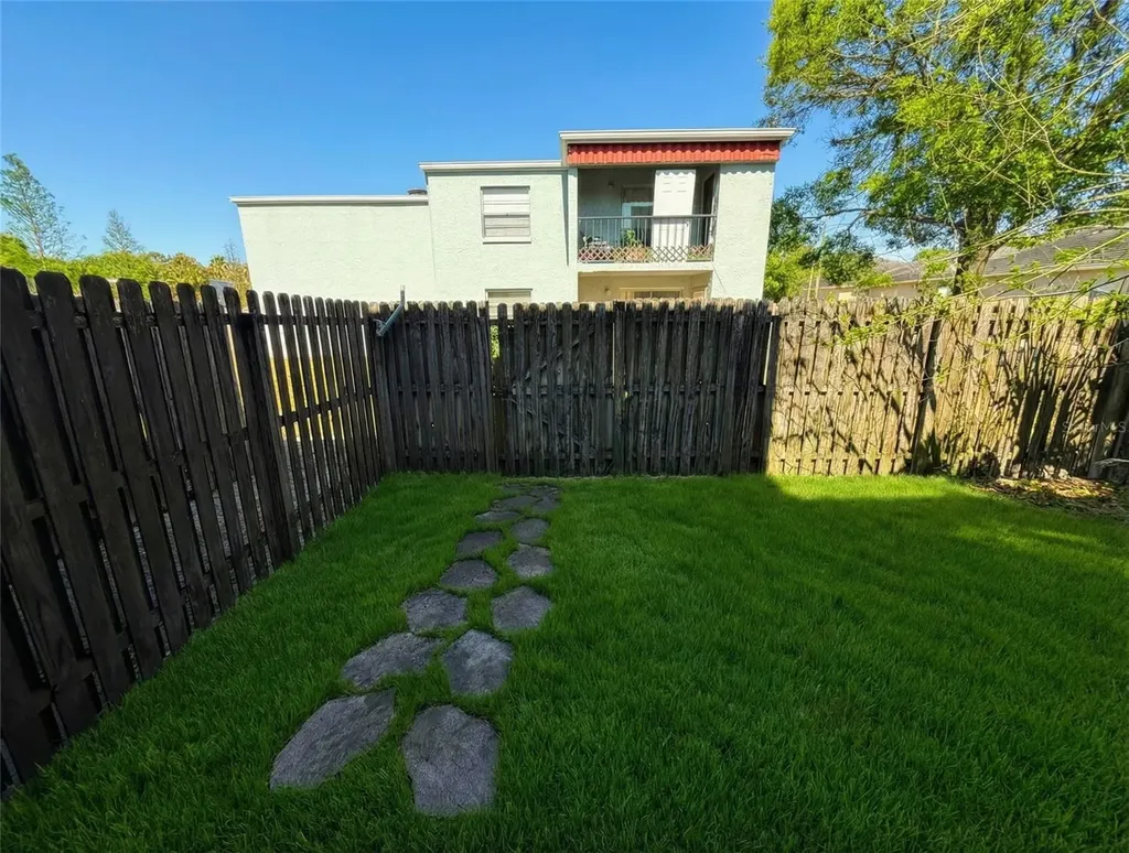 2856 Somerset Park Drive Tampa FL 33613