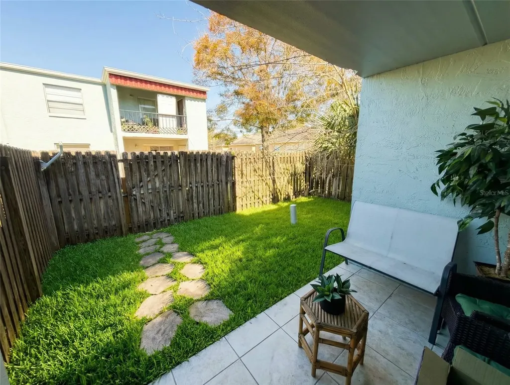 2856 Somerset Park Drive Tampa FL 33613