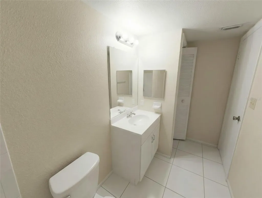 2856 Somerset Park Drive Tampa FL 33613