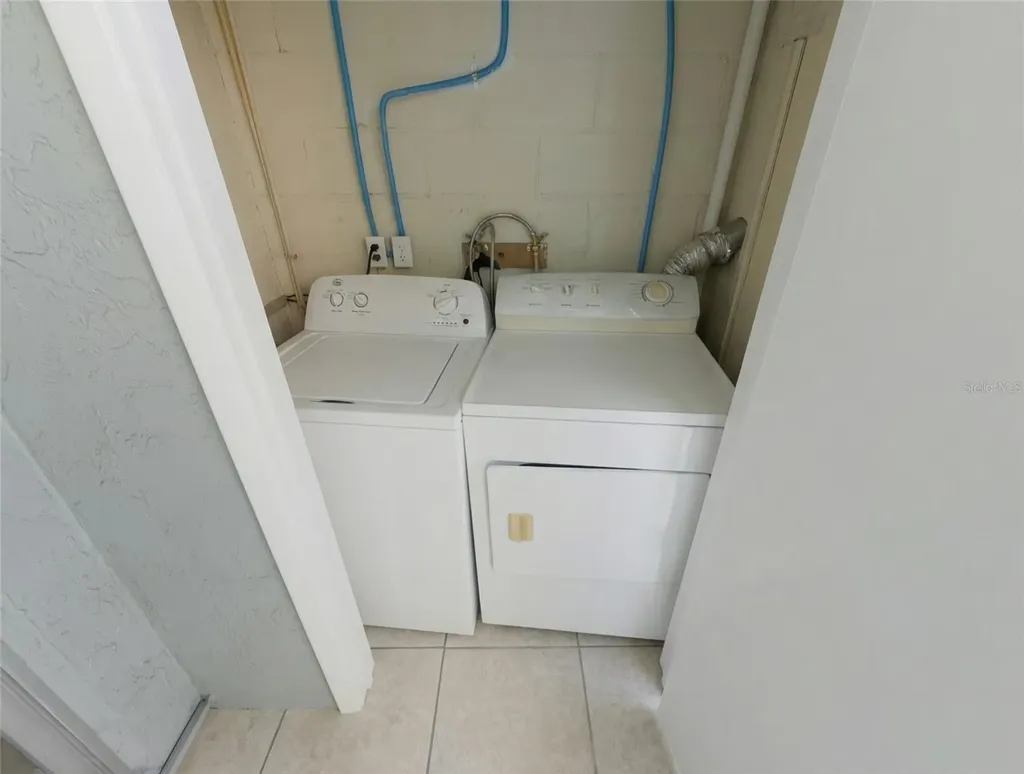 2856 Somerset Park Drive Tampa FL 33613