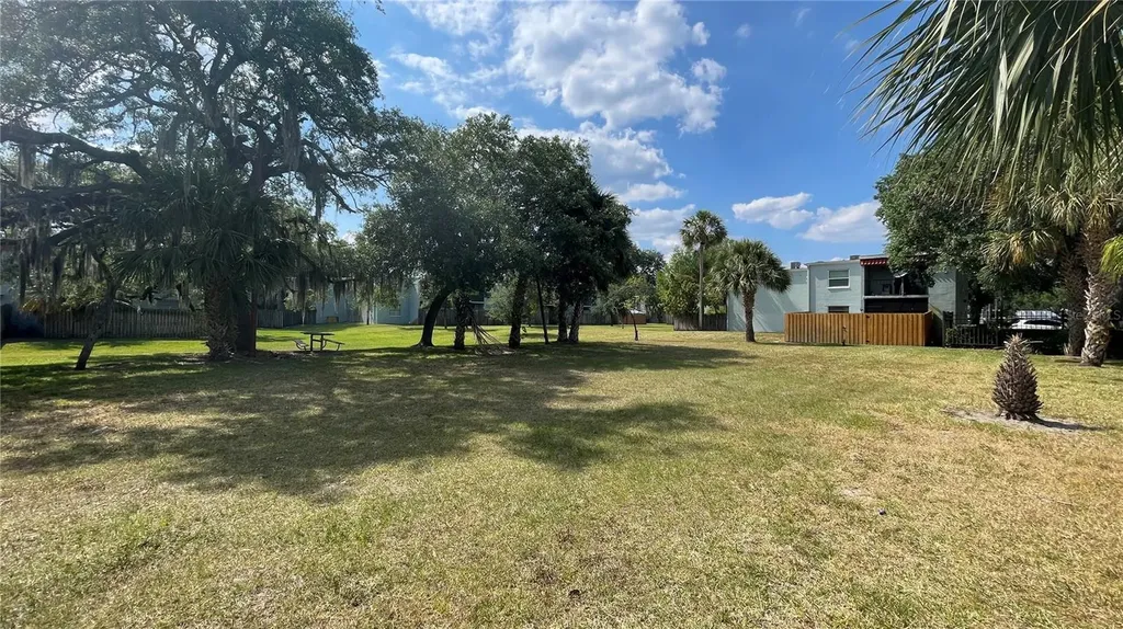 2856 Somerset Park Drive Tampa FL 33613