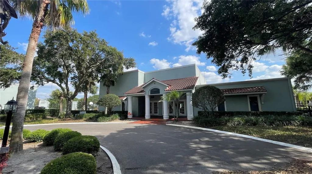 2856 Somerset Park Drive Tampa FL 33613