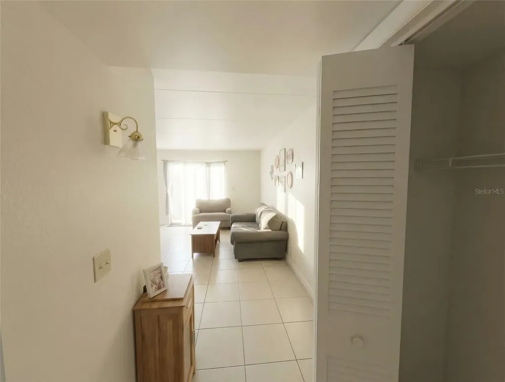 2856 Somerset Park Drive Tampa FL 33613