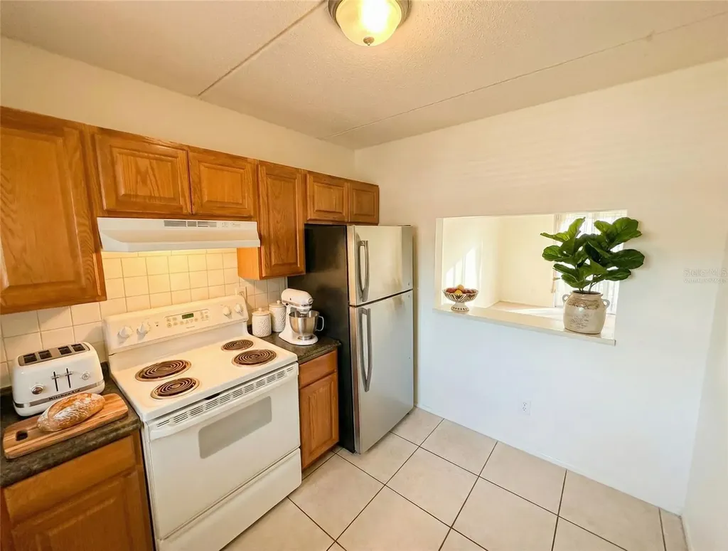 2856 Somerset Park Drive Tampa FL 33613