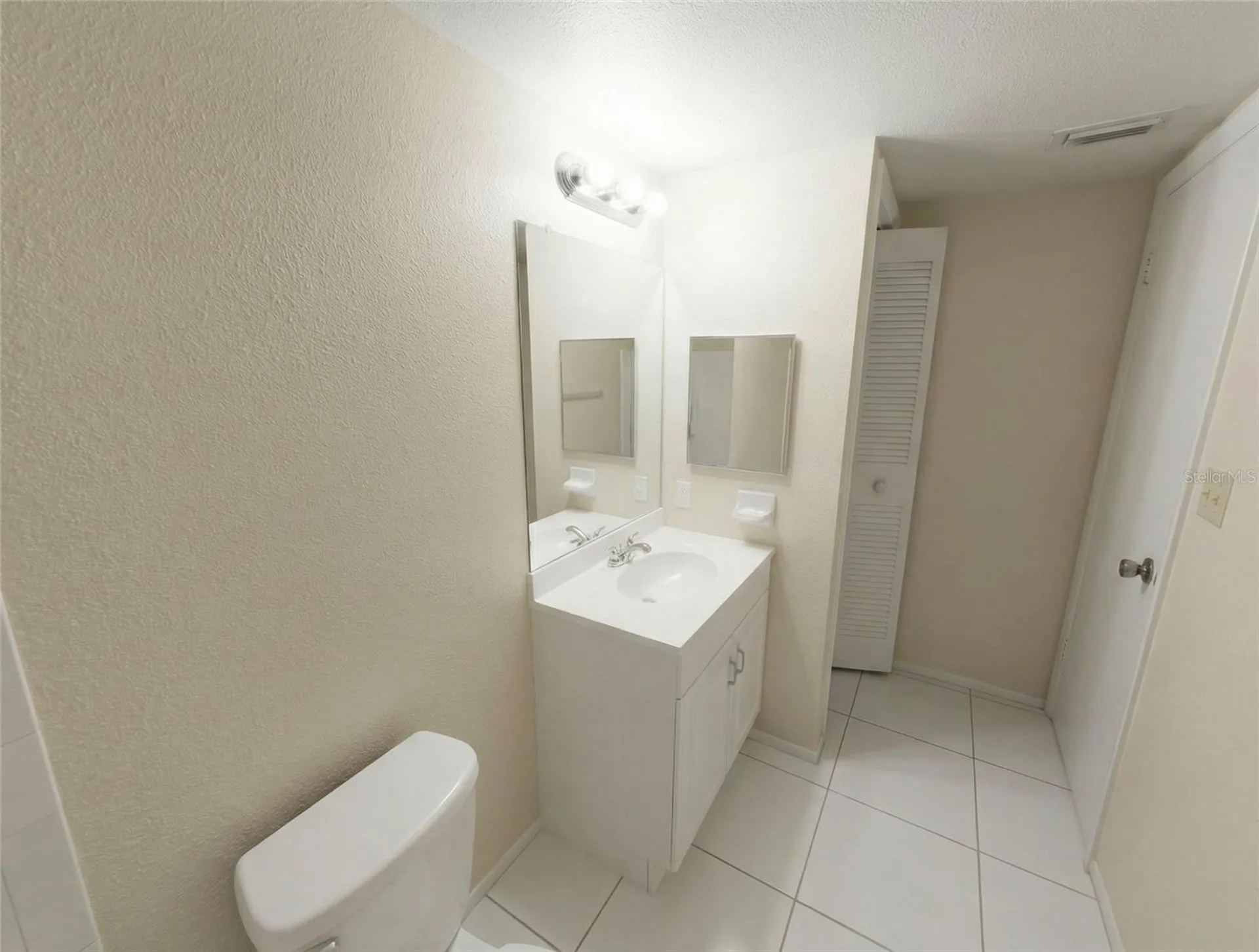 2856 Somerset Park Drive Tampa FL 33613