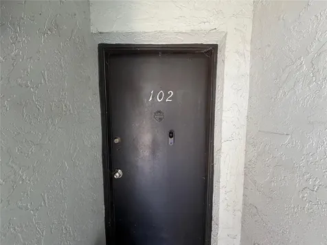 2856 Somerset Park Drive Tampa FL 33613