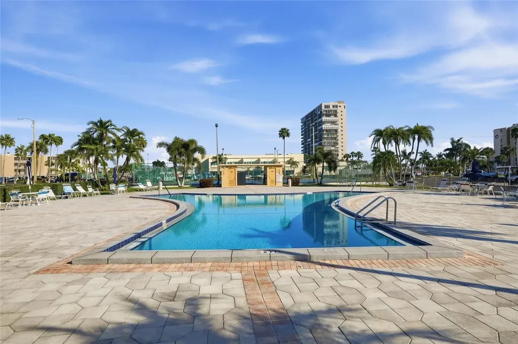 7420 Bay Island Drive S South Pasadena FL 33707