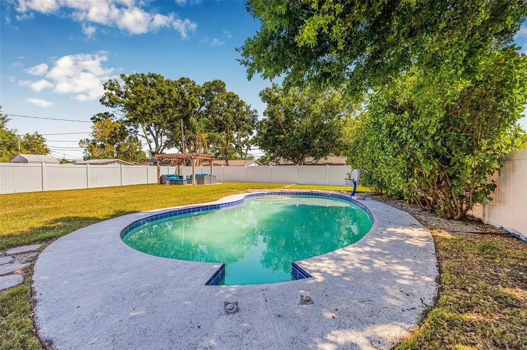5740 67th Avenue N Pinellas Park FL 33781
