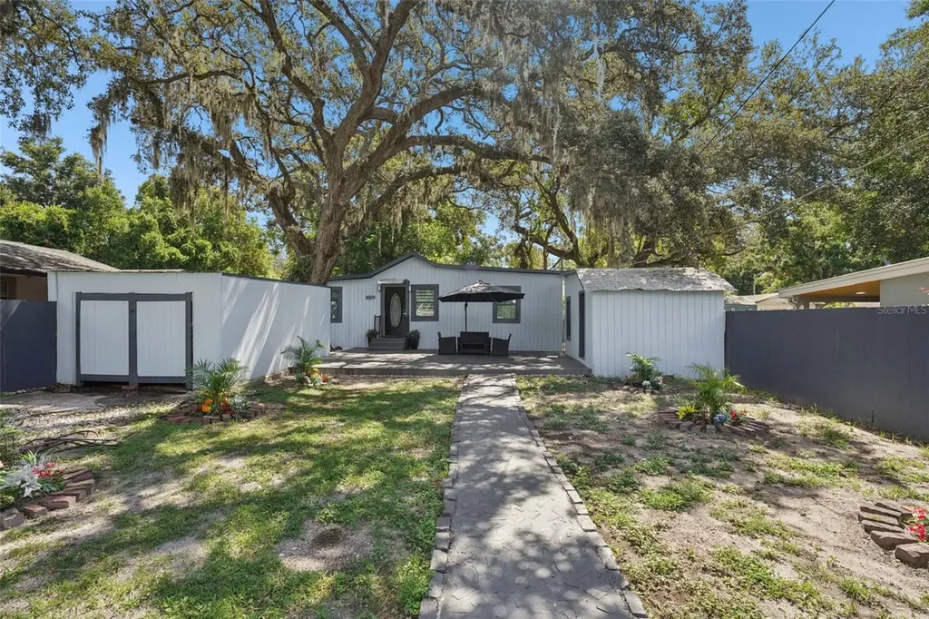 8509 N Hamner Avenue Tampa FL 33604