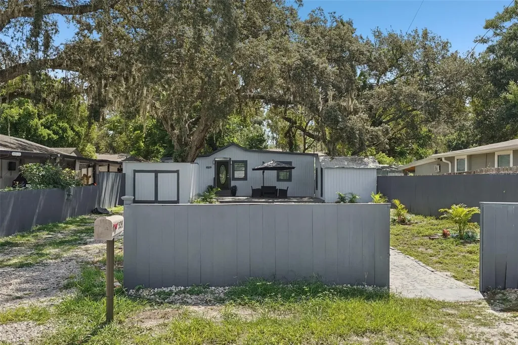 8509 N Hamner Avenue Tampa FL 33604