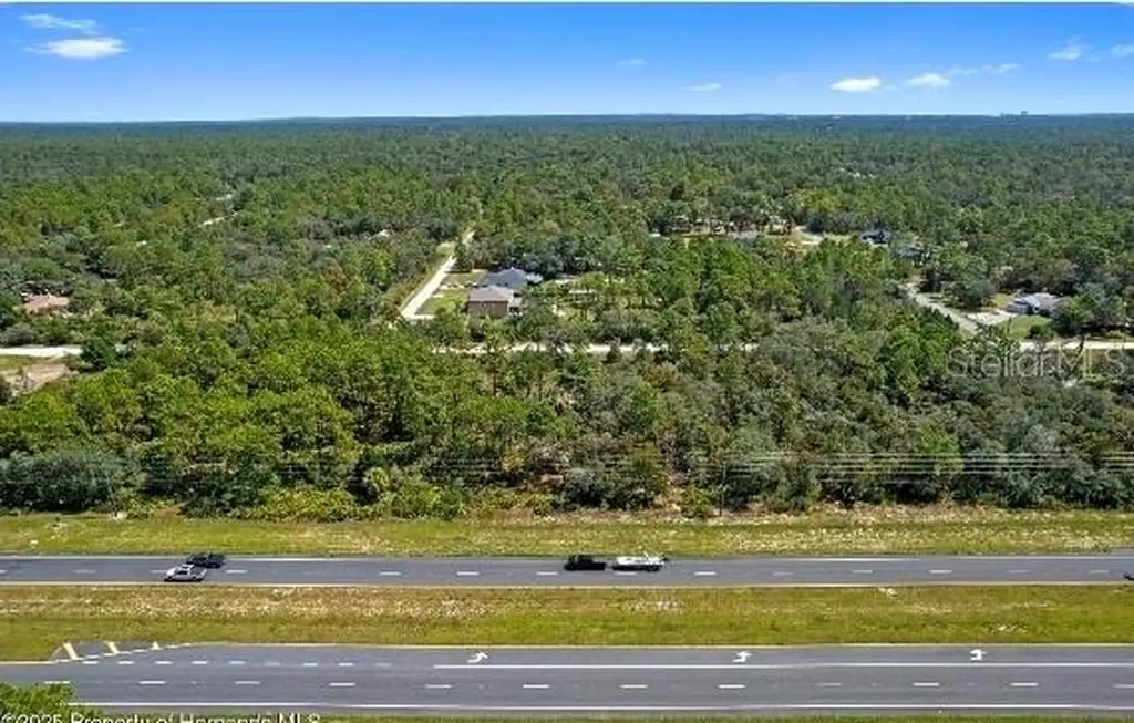 18193 Commercial Way Weeki Wachee FL 34614
