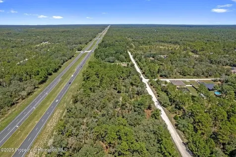 18193 Commercial Way Weeki Wachee FL 34614