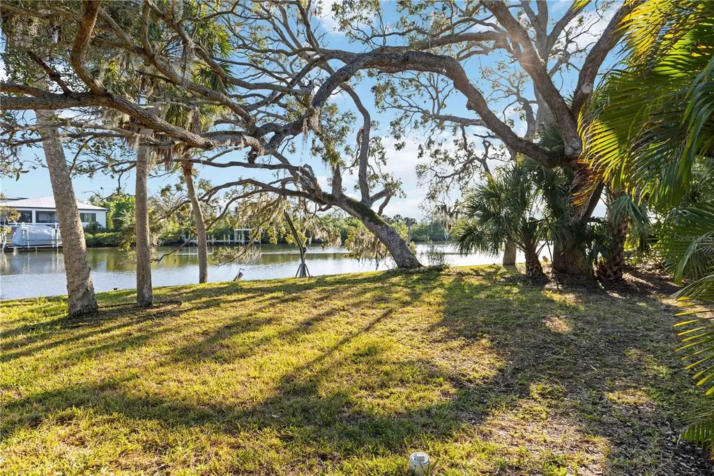 5381 Palos Verdes Drive Sarasota FL 34231