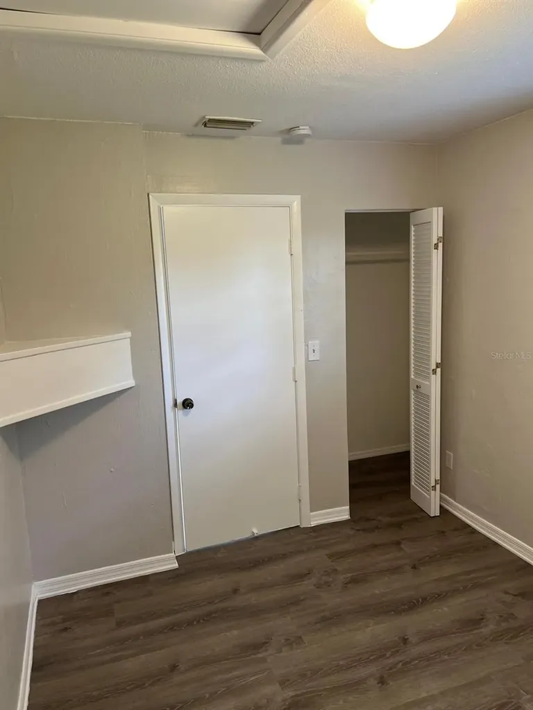 524 Lakehurst Avenue NW Port Charlotte FL 33952