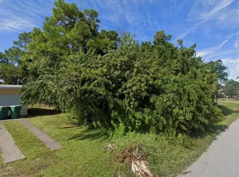 566 Ridgewood Street NW Port Charlotte FL 33952