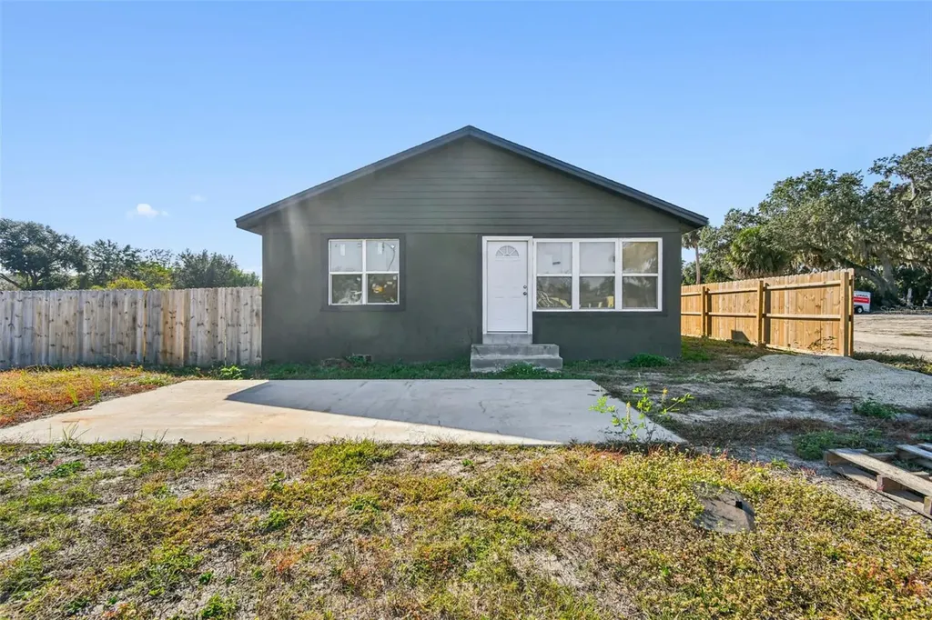 1821 Us Highway 441 Leesburg FL 34748