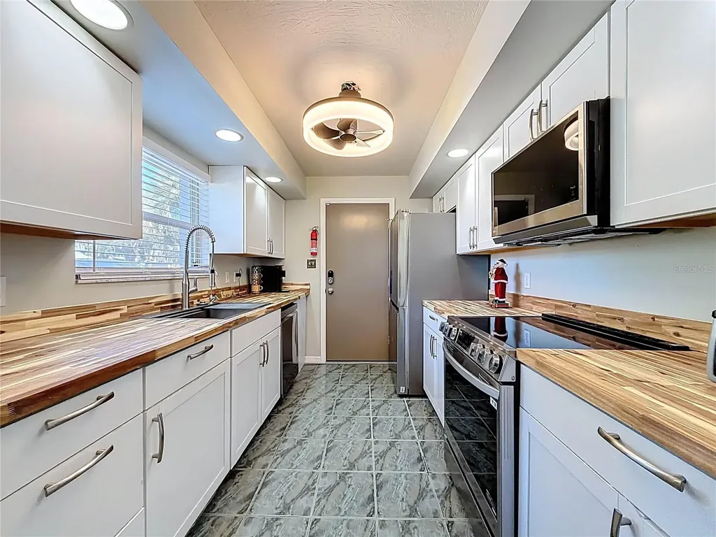 421 NW 14th Place Crystal River FL 34428