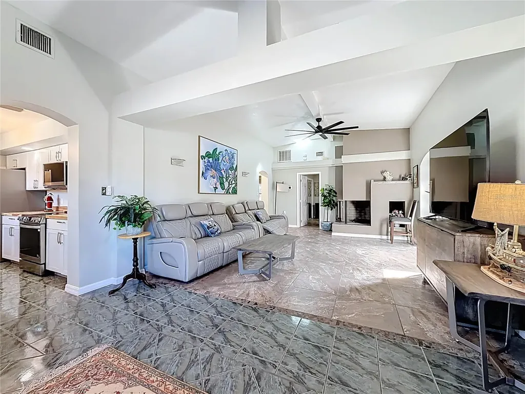 421 NW 14th Place Crystal River FL 34428