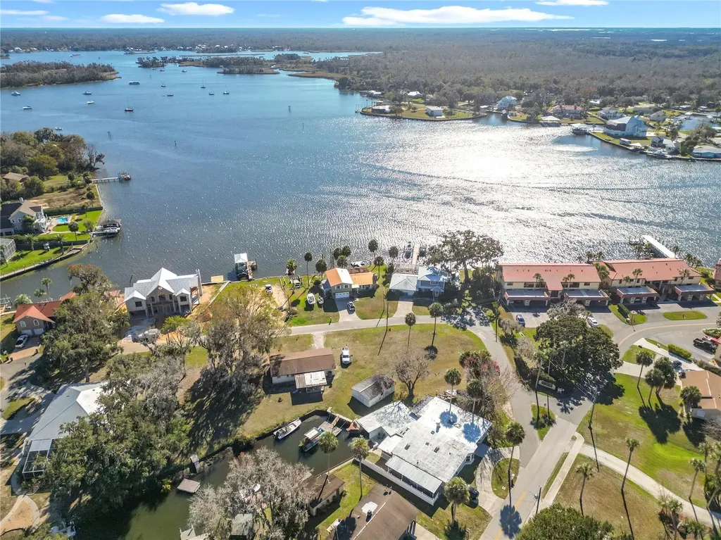 421 NW 14th Place Crystal River FL 34428