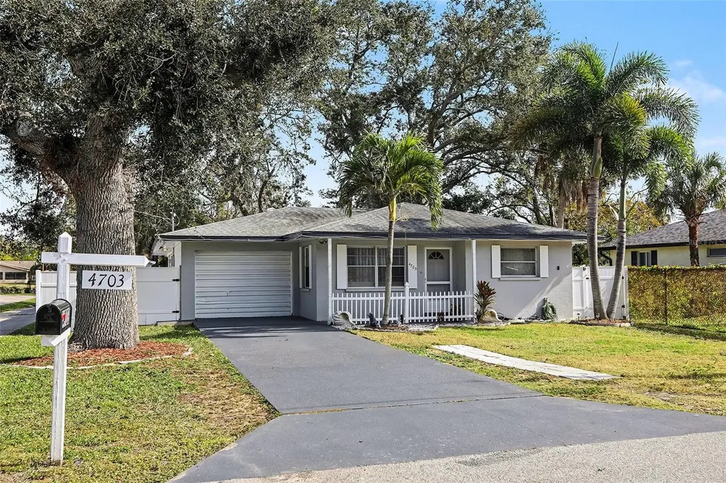 4703 33rd Street W Bradenton FL 34207