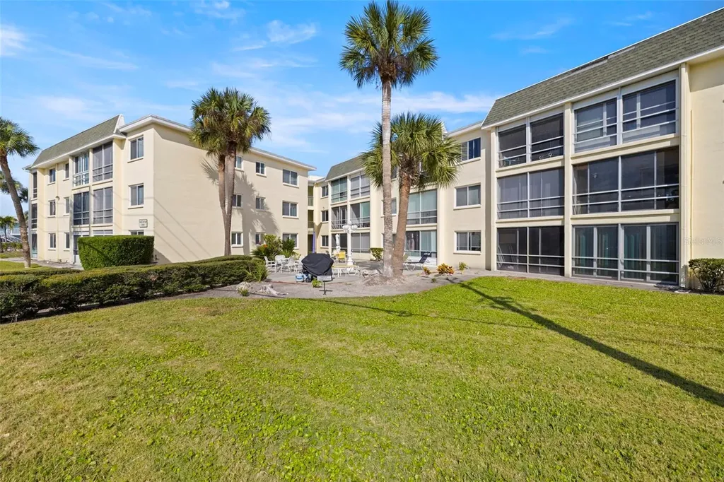 6767 Sunset Way St Pete Beach FL 33706