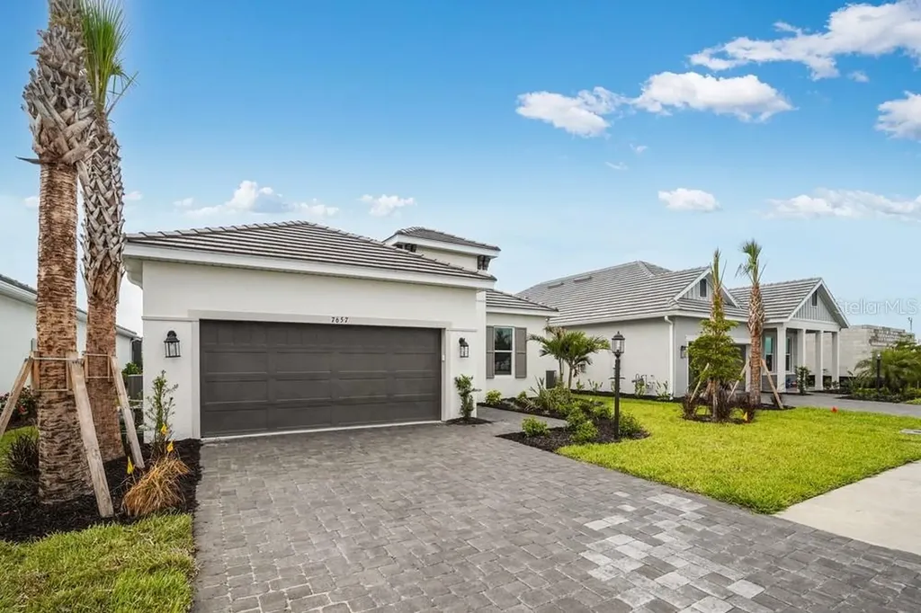 7657 Moonbeam Avenue Sarasota FL 34241