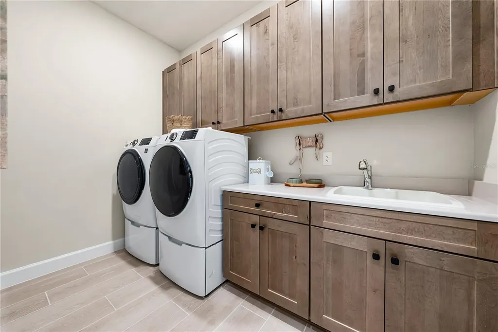 7657 Moonbeam Avenue Sarasota FL 34241